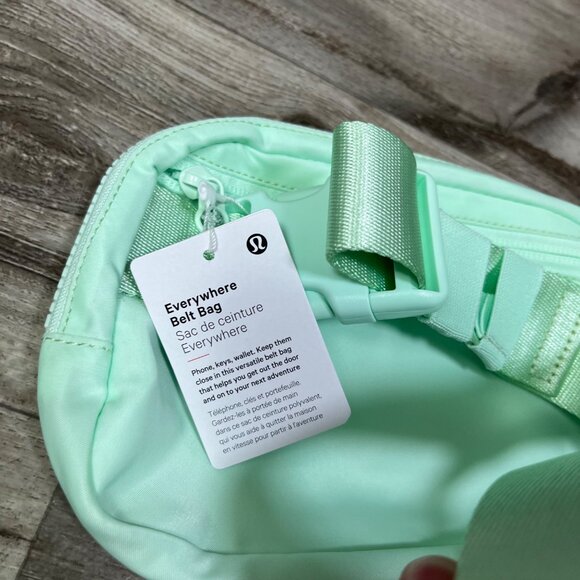 Lululemon Athletic Everywhere Belt Bag Mint Moment NWT 1L - Picture 6 of 6